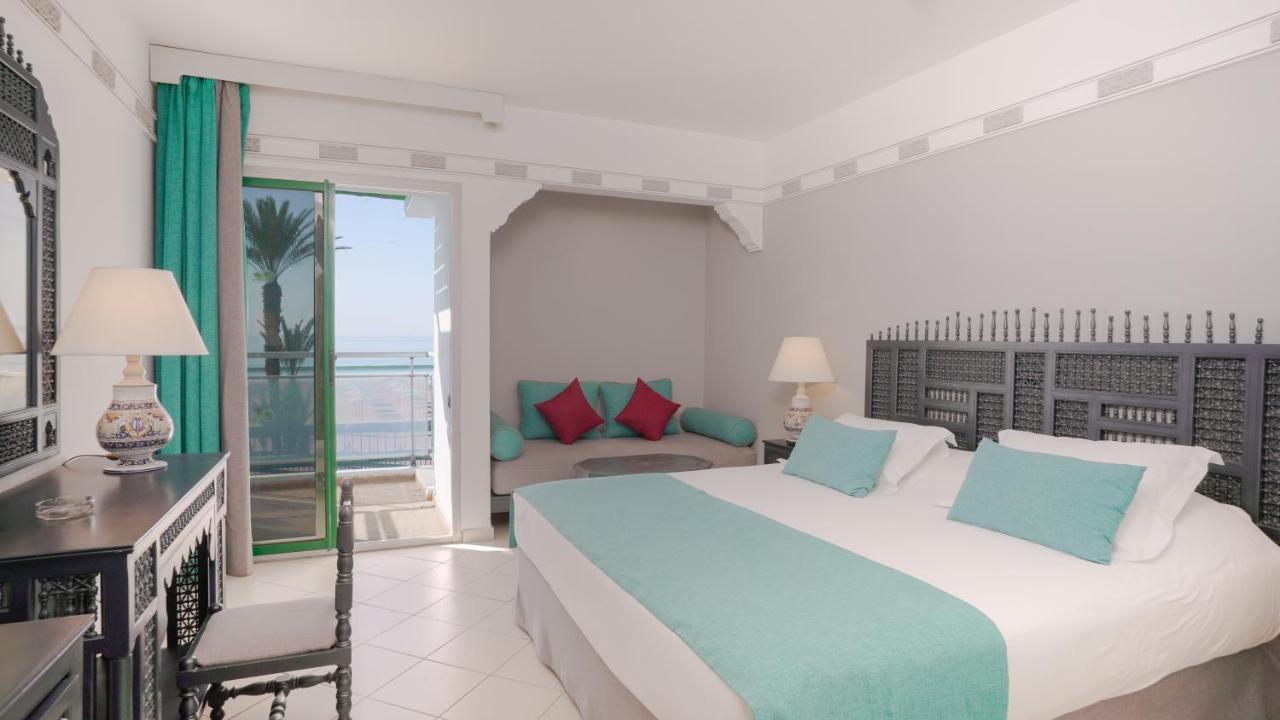 Quarto Triplo com Vista Mar