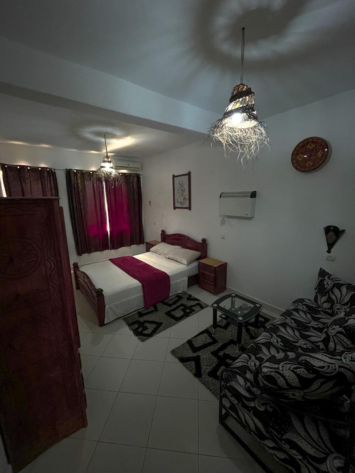 Quarto Duplo com Varanda (2 Adultos + 1 Criança)